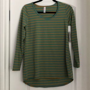 ⭐️LuLaRoe Lynnae T NWT size XS